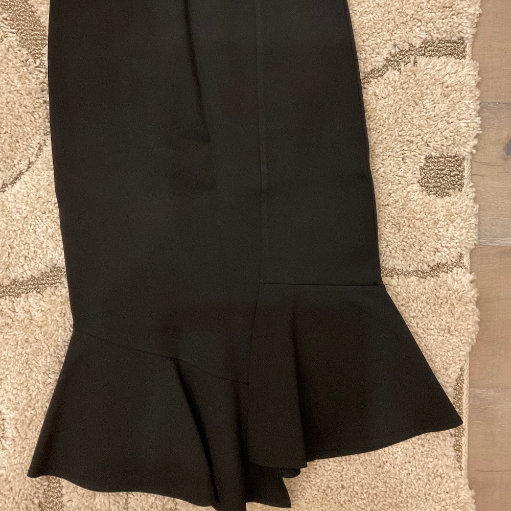 Black skirt cute bottom